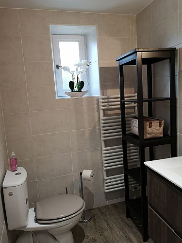 Toilettes Salle de douche - gîte "Aux Champs Seigneurs" - Paray-le-Monial