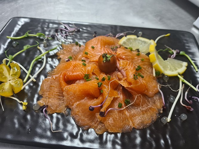 Rosace de saumon mariné à l'aneth