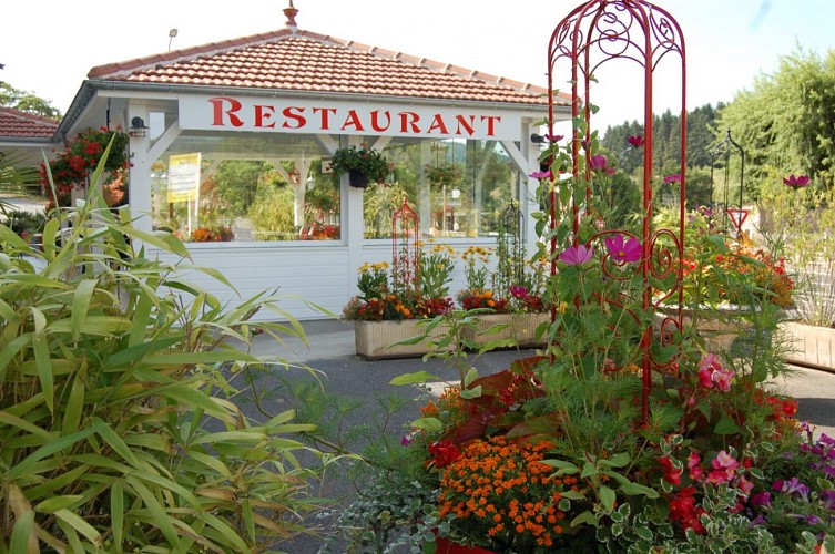 terrasse-entree-fleurie
