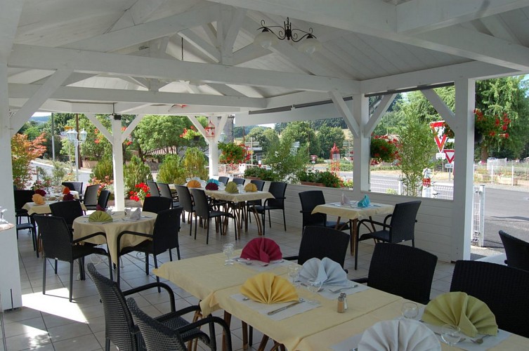terrasse-avec-couverts