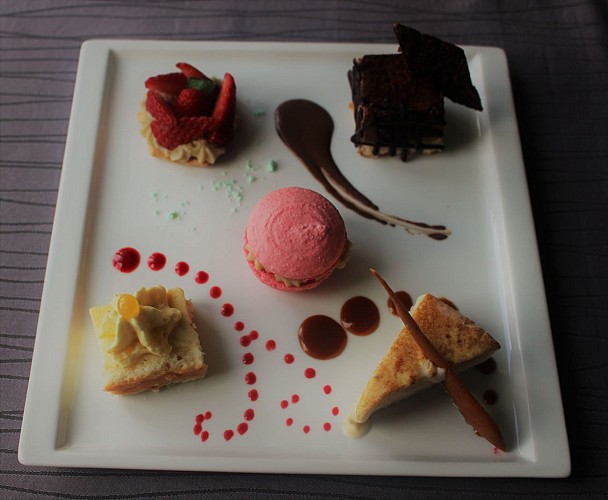 assiette gourmande de desserts