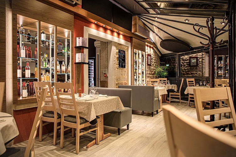 La véranda by night