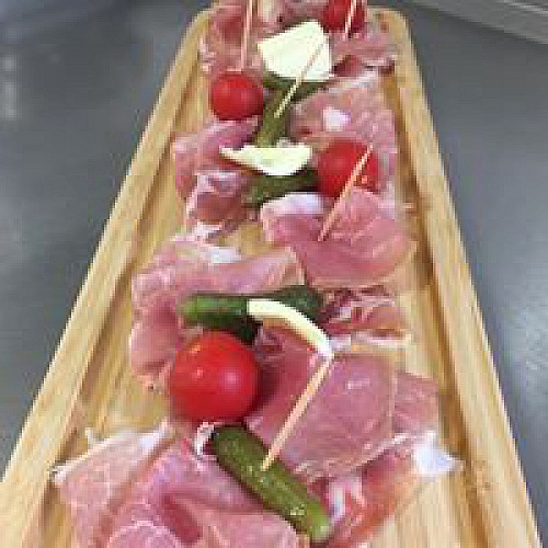 19059319_1473856256012664_8330640859916892080_n