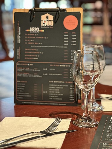 À table - Le 1900 - Paray-le-Monial