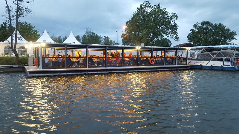 Terrasse sur l'eau