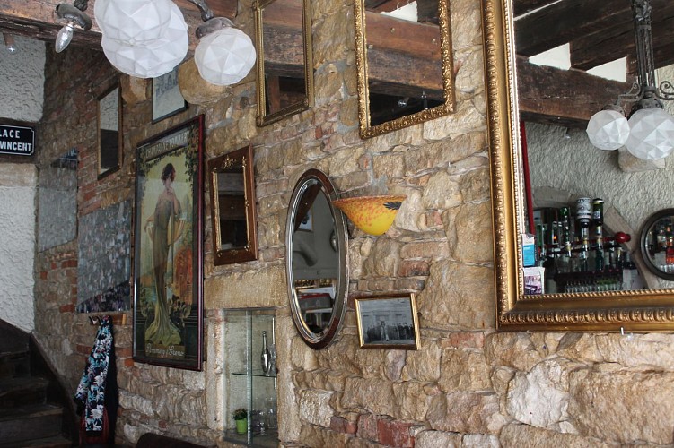 Cafe-sur-la-place (4)