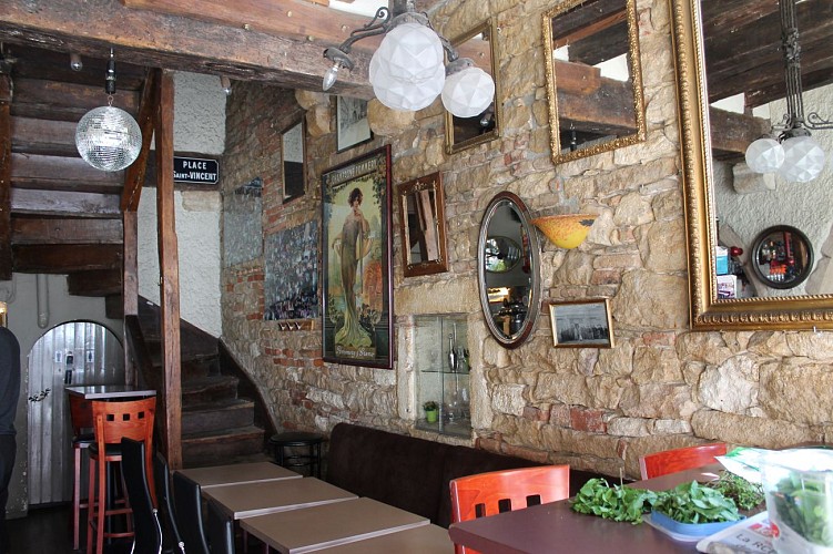 Cafe-sur-la-place (7)