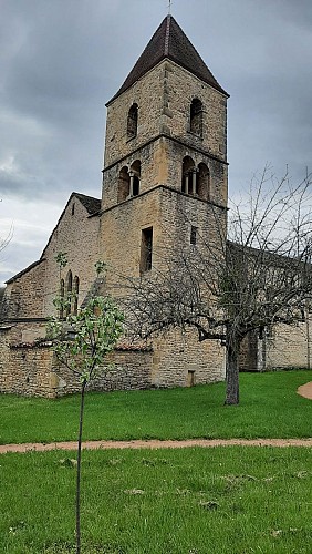 CH Près du lavoir église romane de Jalogny