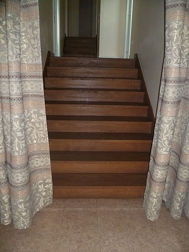 acces ch 2et 3 puis ch 4, wc ,      s de bain  et     buanderie