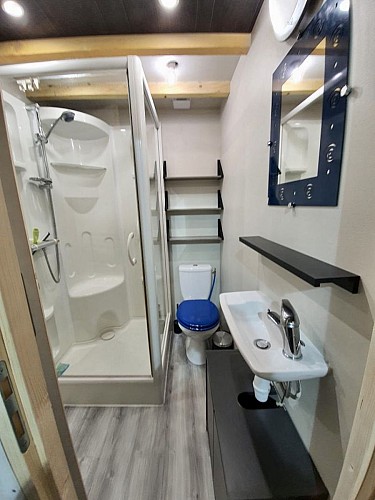 Salle d'eau étage avec wc