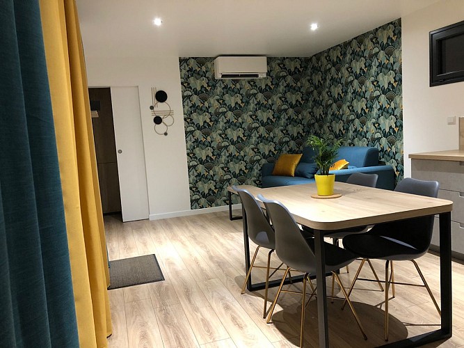 Le Banc Bourguignon_meublé_Saint-Laurent-d'Andenay