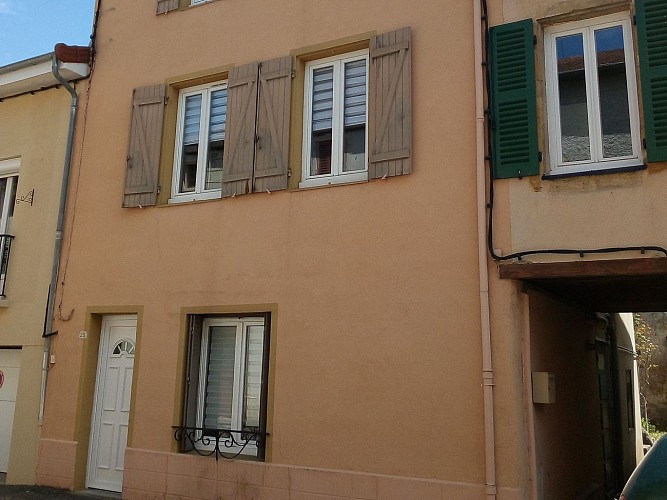 Façade sur rue "L'étape de Jo"