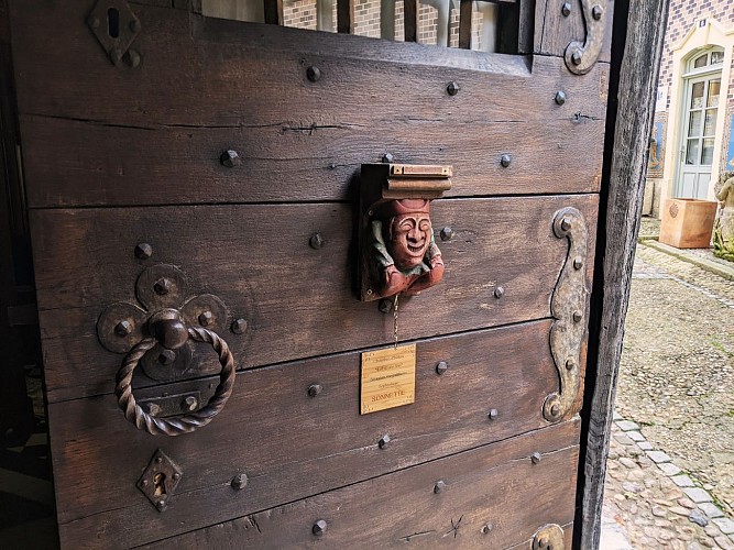 Porte d'entré Sonnette et heurtoir