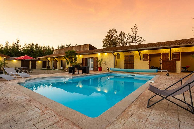 Domaine-Sur-Valot piscine