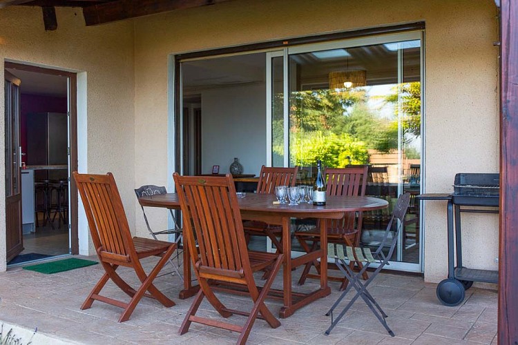 Domaine-Sur-Valot gîte Combe terrasse