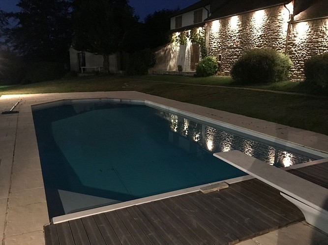 PHOTO Piscine et Facade des Maisons la LUDIQUE et La TRANQUILLE