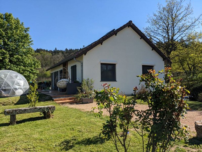 La  So'Nat du cedre jardin Chambre d hote naturiste Bourgogne