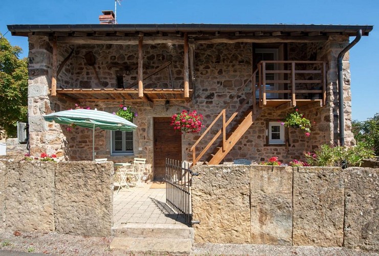 La Maison aux Pierres Levées