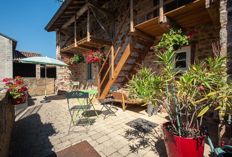 La Maison aux Pierres Levées