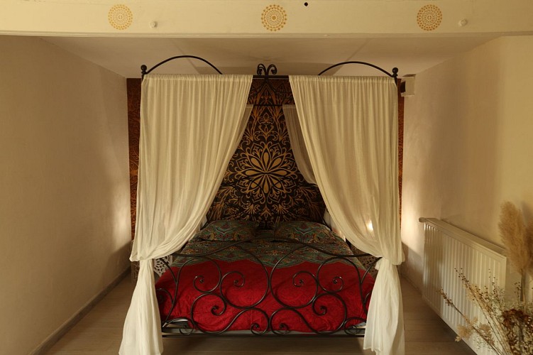 Chambre Mille et une nuits : 1 lit 160*200 et 2 lits 90*190