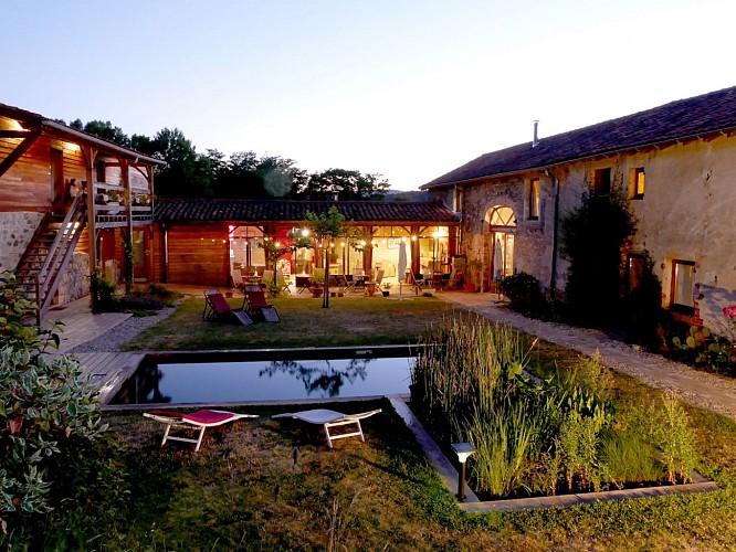 La Pierre Folle / Patio