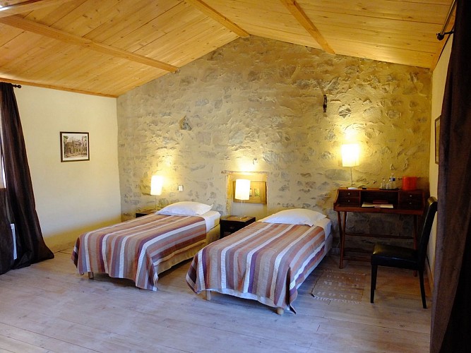 La Pierre Folle / Chambre Angkor