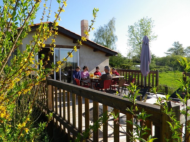 Terrasse avec vue sur le bocage Brionnais