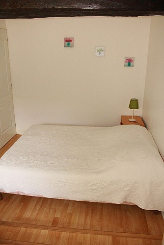 Chambre double n°2_Gîtes_Domaine de Montvaltin_Le Breuil.