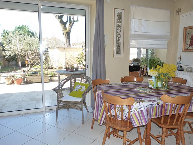 Table petit déjeuner - Le Clos des Oliviers - Chambre d'hôtes Paray-le-Monial