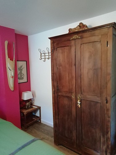 Chambre Return to India