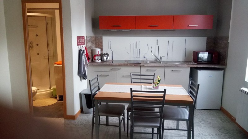 CUISINE-ET-SALLE-DE-DOUCHE