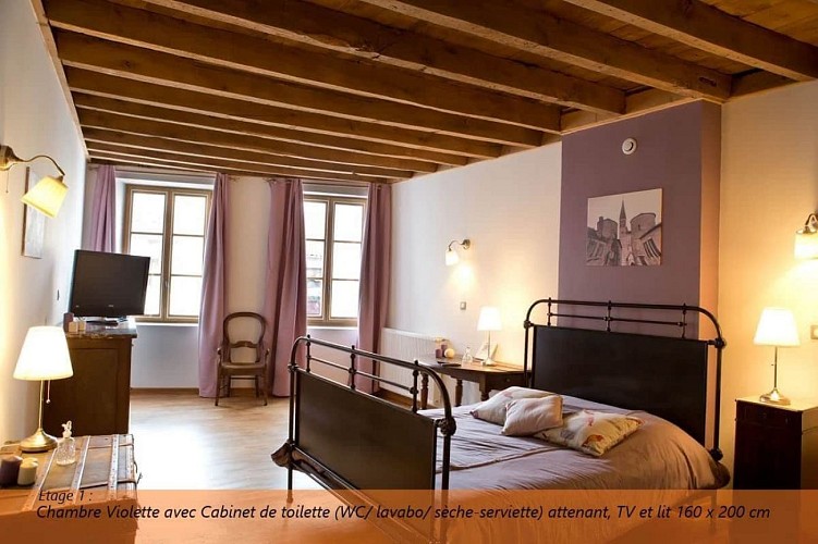 TOURNUS CHAMBRE VIOLETTE (2)