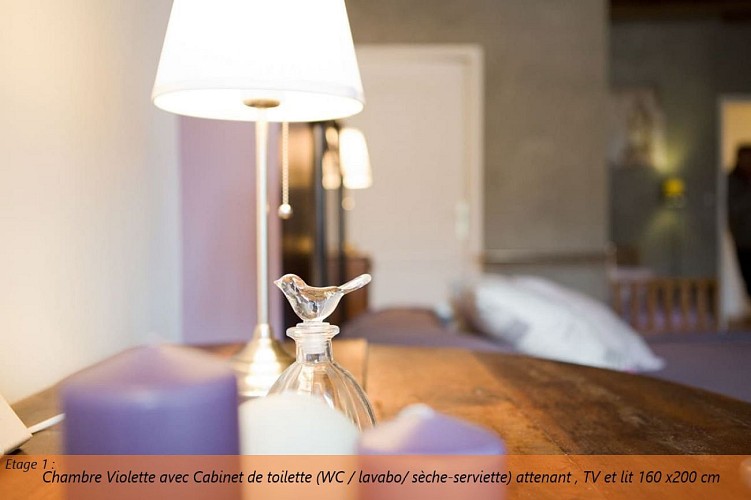 TOURNUS CHAMBRE VIOLETTE (1)