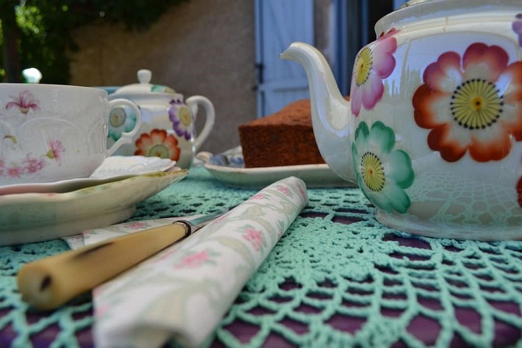Chambre d'hotes à 20 minutes de Cluny Trivy  petit déjeuner sur la terrasse