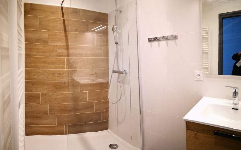 Salle de bain douche à l'italienne