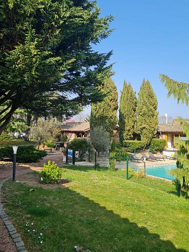 Exterieur allée piscine