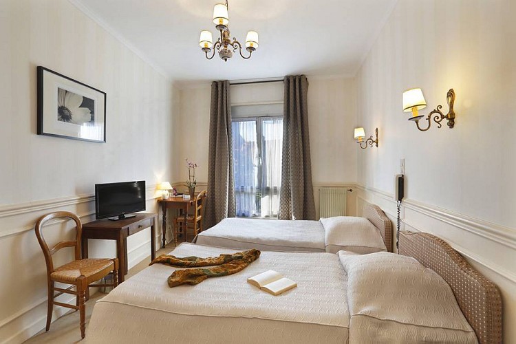 Chambre - Hostellerie des Trois Pigeons - Paray-le-Monial