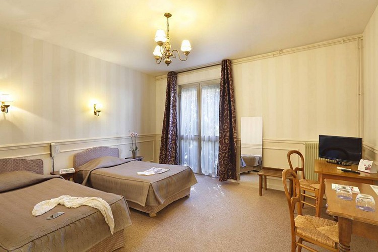 Chambre PMR - Hostellerie des Trois Pigeons - Paray-le-Monial