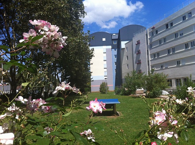 accueil jeunes travailleurs POUR LE GUIDE 1