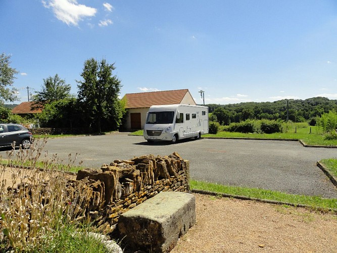 Aire-Camping-car-Saint-Marcellin-de-Cray--1--web