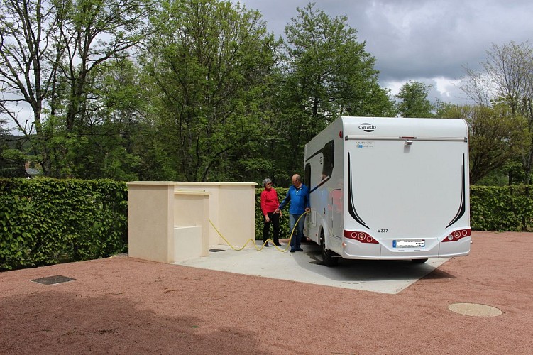 AIRE DE SERVICES CAMPING-CAR