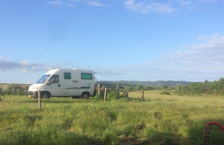 Camper, plek, overnachten, bourgogne, uniek, dettey, balcon, morvan