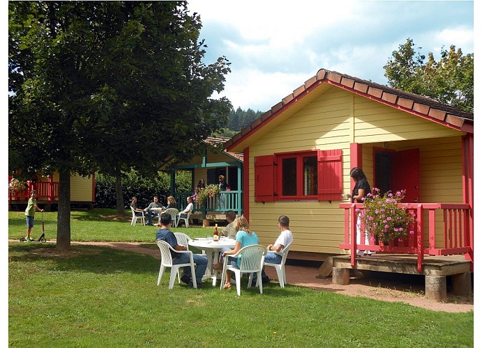 Chalets Camping*** "Les Feuilles"