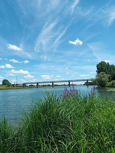 la rivière du camping et voie bleue