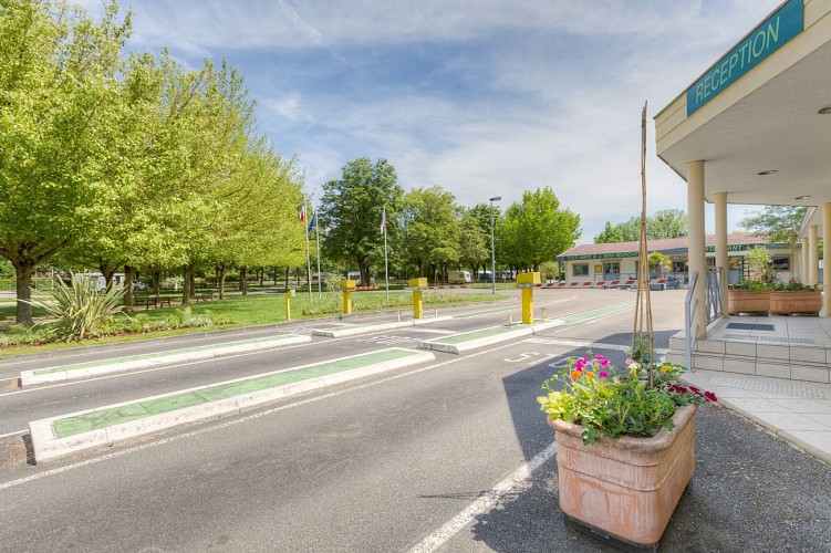 Camping-Municipal-Ville-de-Macon-G-Fontany