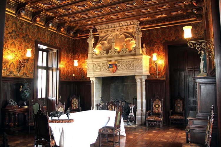 SAINT PRIEST TAURION Chateau de Bort int © CBC
