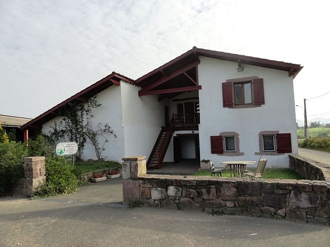 Ferme Auberge Pekoainia-Anhaux-facade (2)