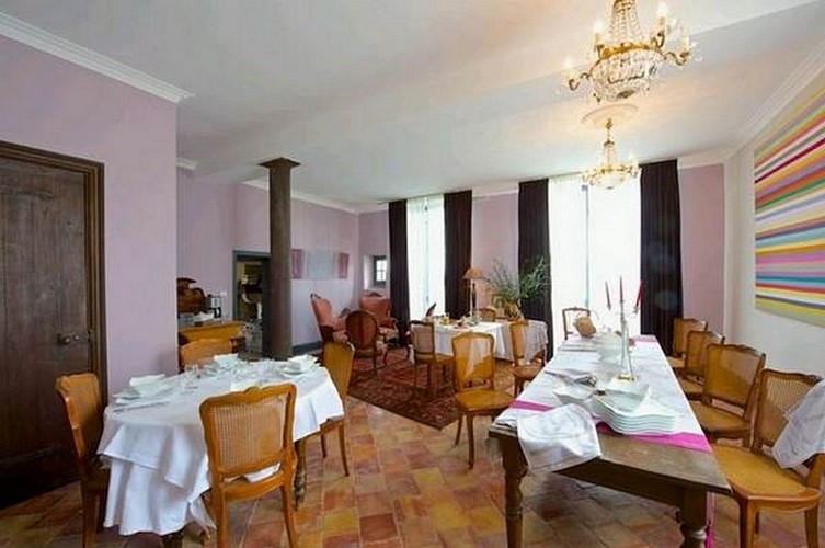 chateau-de-Baylac-salle-a-manger-2-