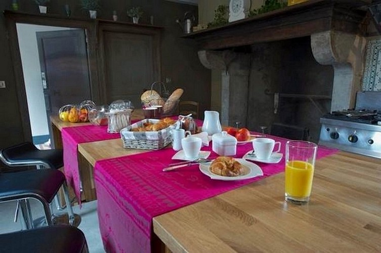 chateau-de-Baylac-cuisine-