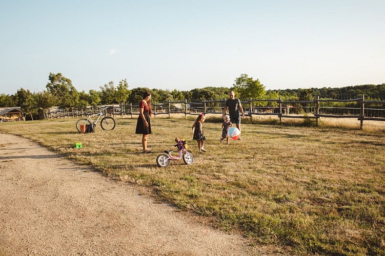 Emplacements camping-cars Camping La Guyonnière